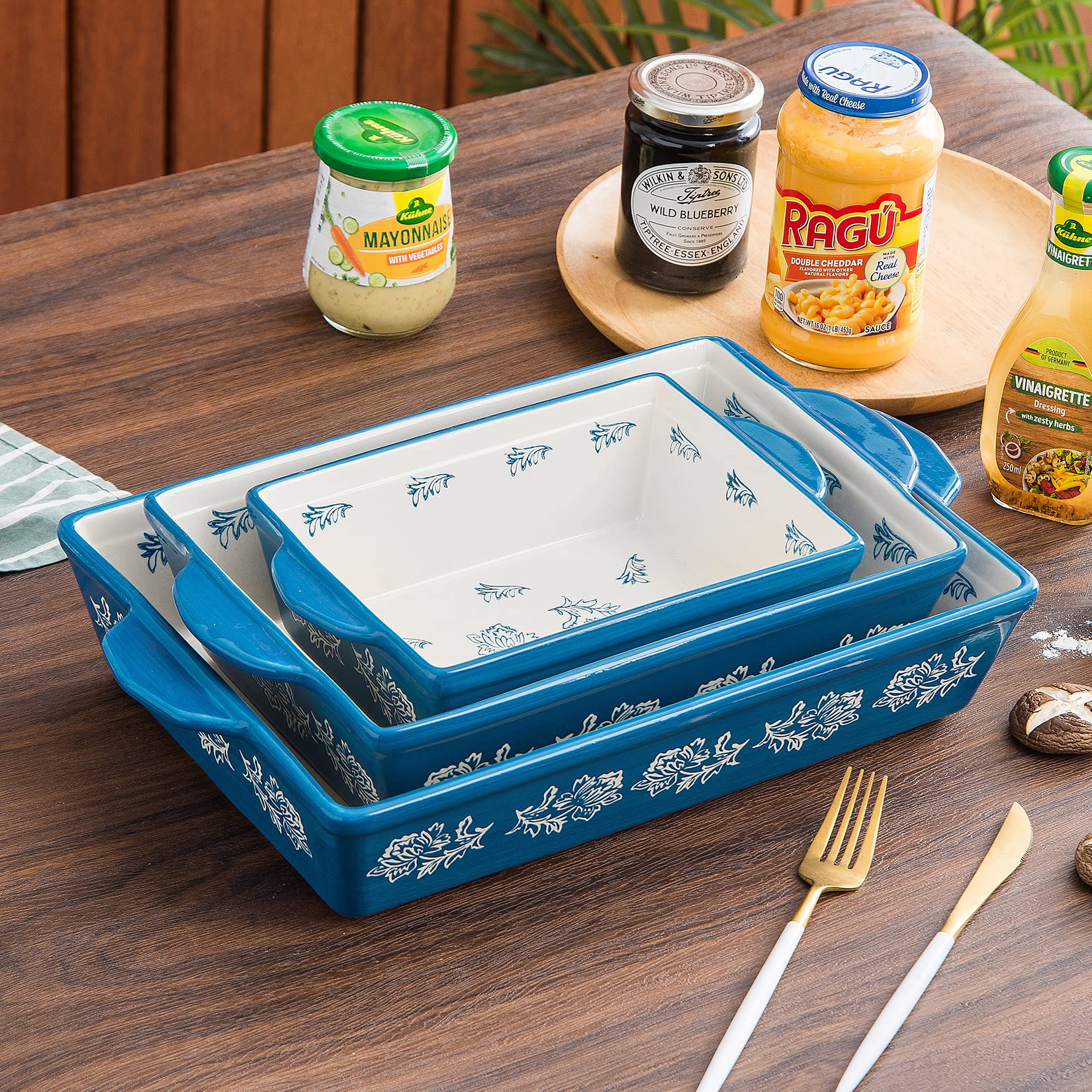 Wisenvoy baking dish with smooth glaze for easy cleaning after meals.