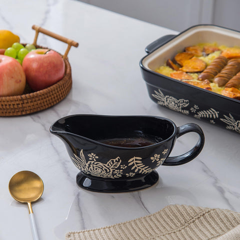 Wisenvoy gravy boat side view showing stable, balanced design.