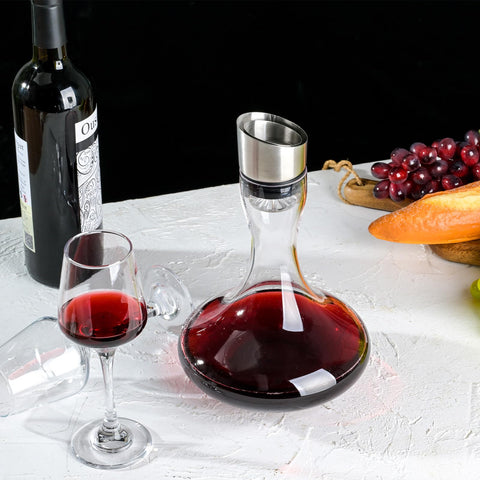 Wlasss 1300ml capacity fits a full bottle for easy serving.