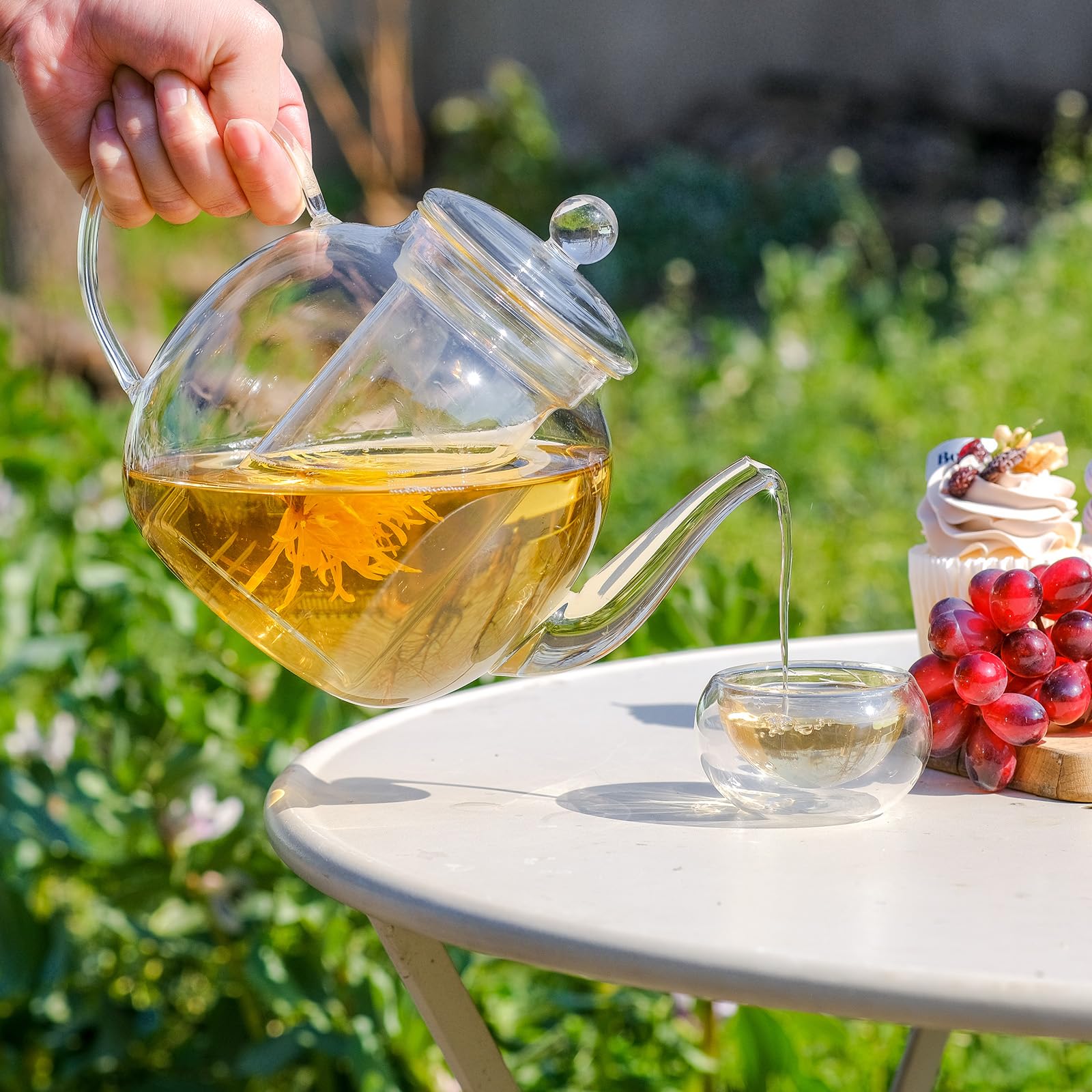Wlasss teapot and cups are easy to clean and maintain clarity