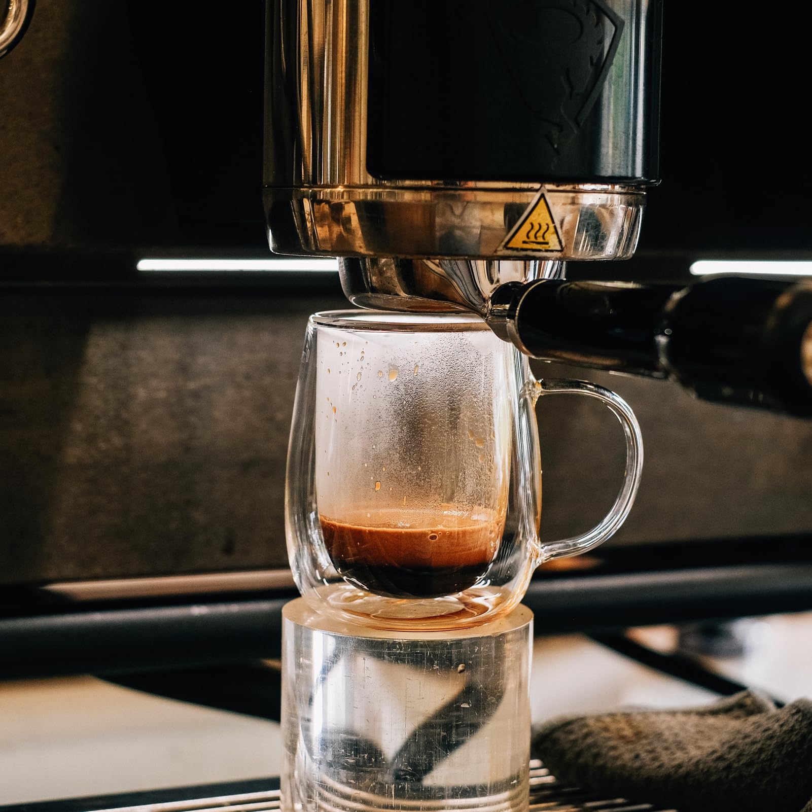 Wlasss espresso cups demonstrate microwave and dishwasher safe convenience for busy kitchens.