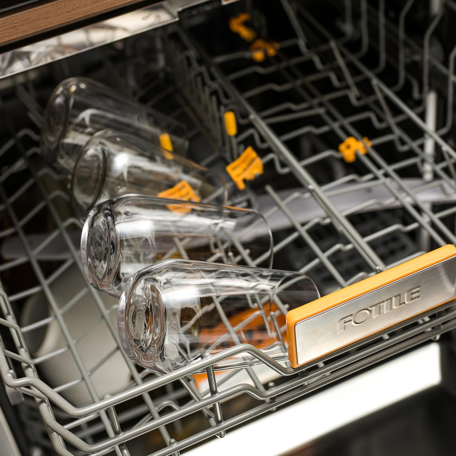 Wlasss versatile glasses suitable for water, juice, cocktails, or iced coffee.