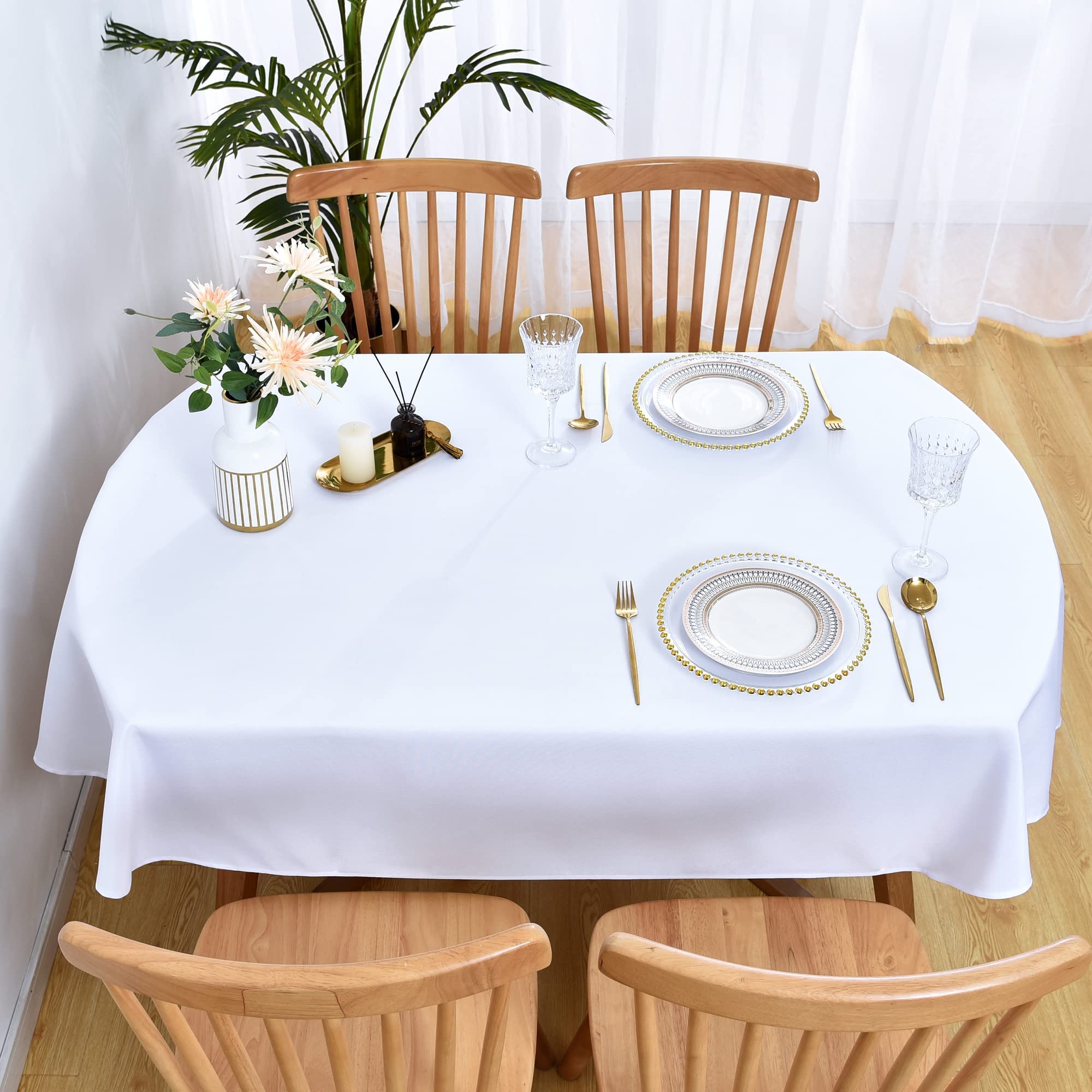 Wolkemer tablecloth hemmed edges close-up emphasizes durability and neat finish.