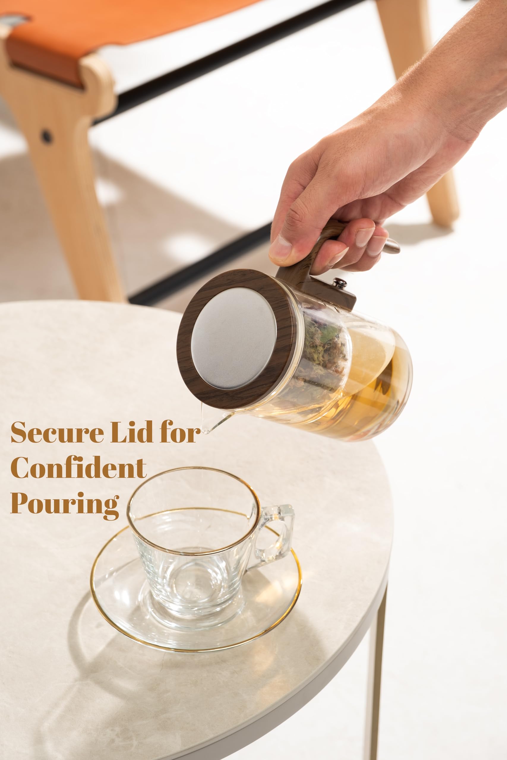 Drip-free spout provides clean, mess-free serving at home or gatherings.
