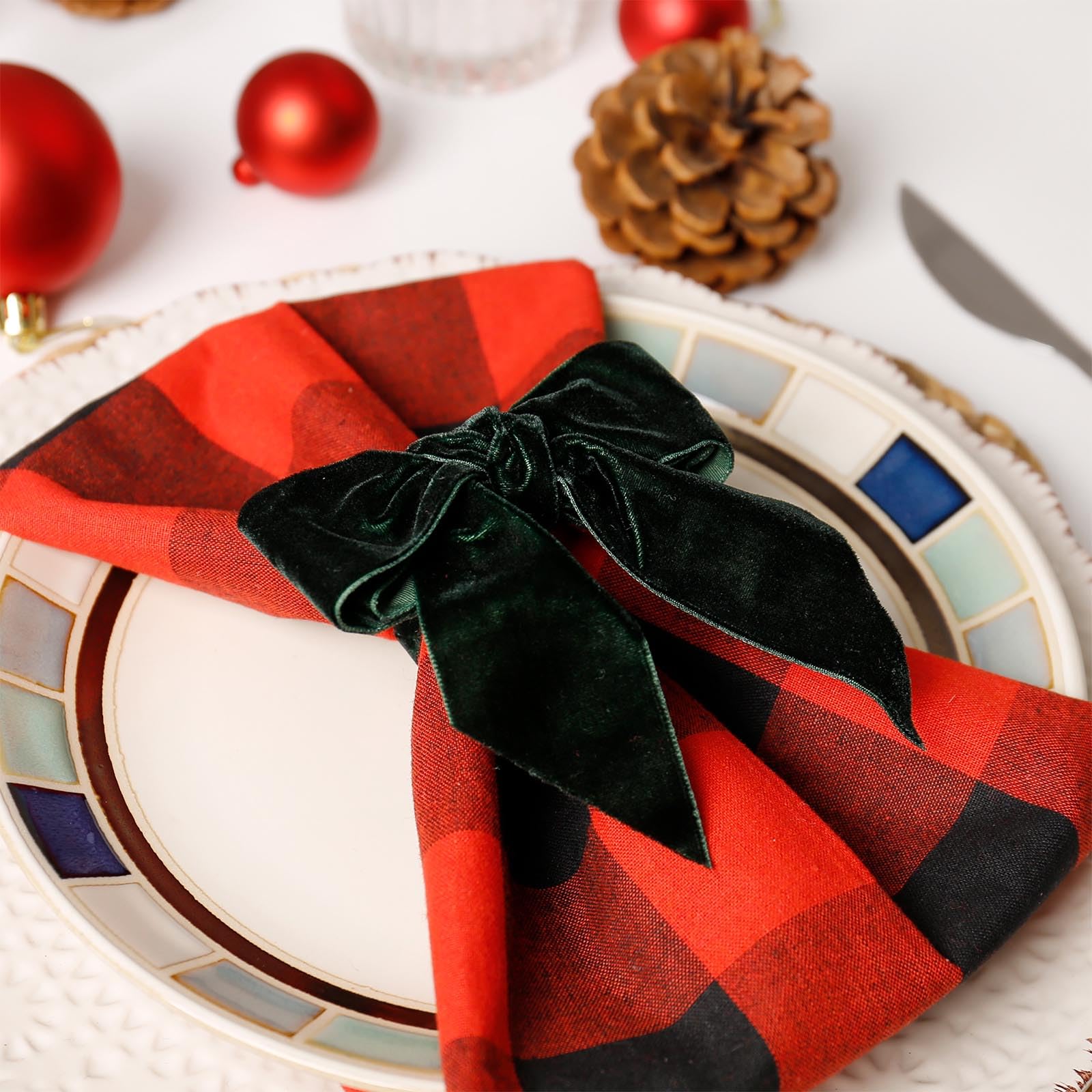 Wonlex green bow napkin ring closeup highlighting handcrafted velvet texture