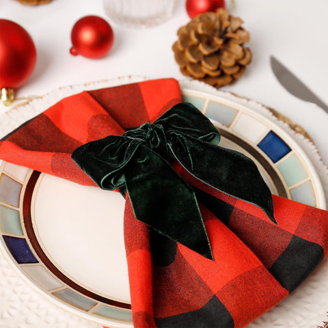 Wonlex green bow napkin ring closeup highlighting handcrafted velvet texture