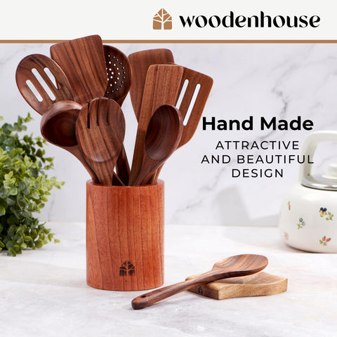 Woodenhouse easy-care utensils ready for hand wash and mineral oil maintenance.