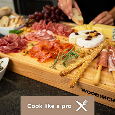 WoodForChef knife-friendly maple surface preserves blade sharpness while cutting.