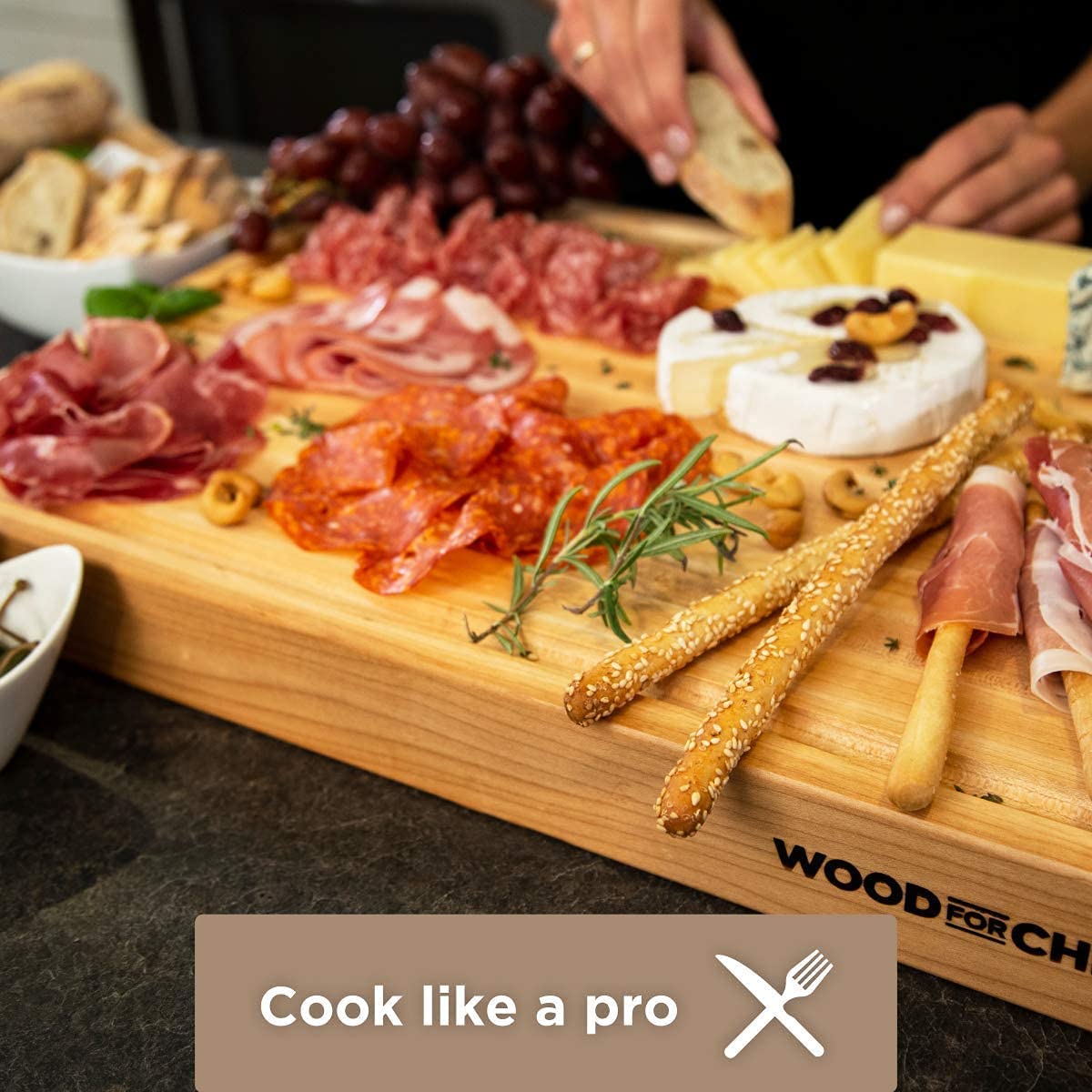 WoodForChef maple cutting board 16x12x1.5in fits well in any kitchen