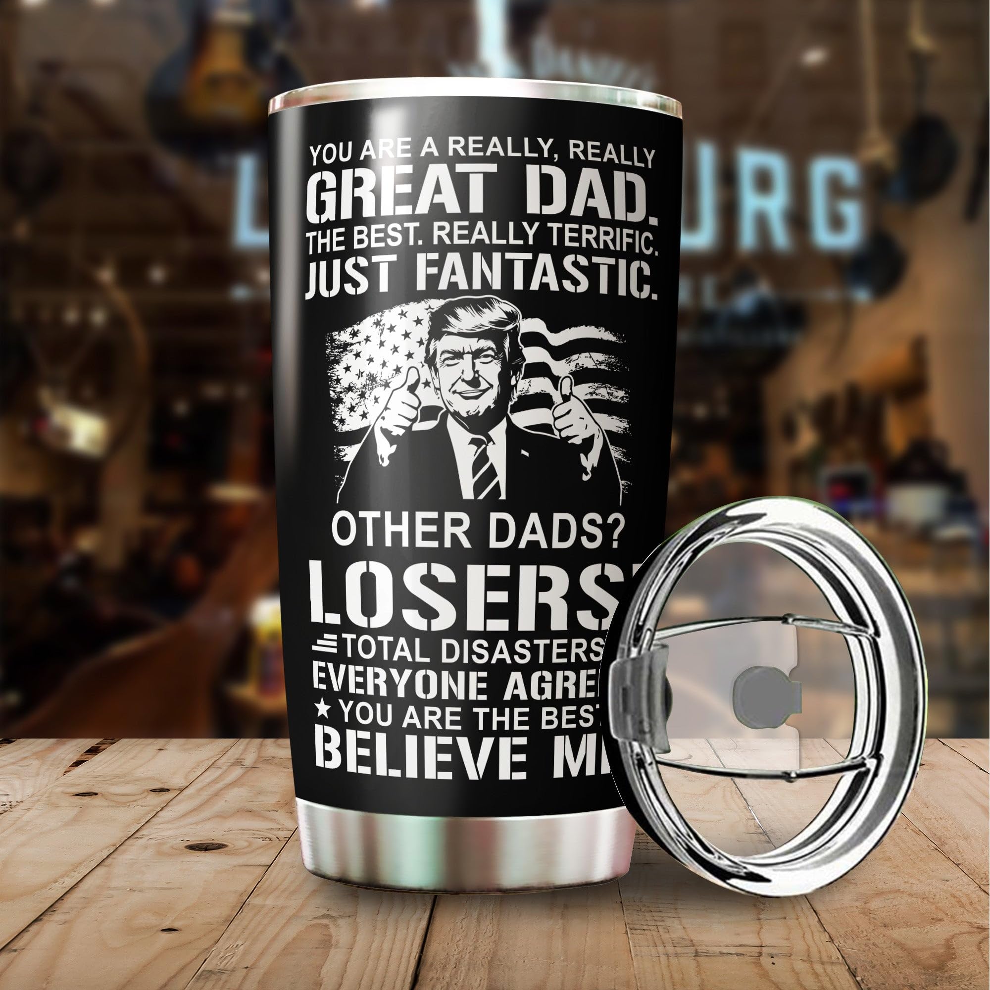 WOOKOO Dad Tumbler stainless steel body keeps beverages at the right temperature.