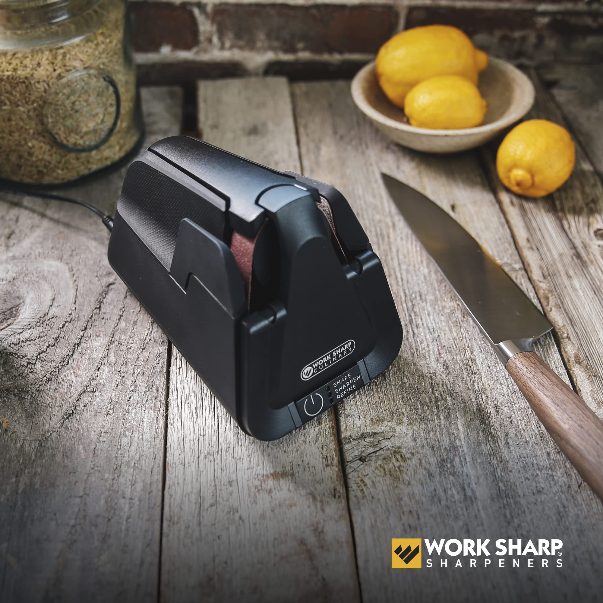 Work Sharp E5 completes a fast 90 second sharpening cycle.