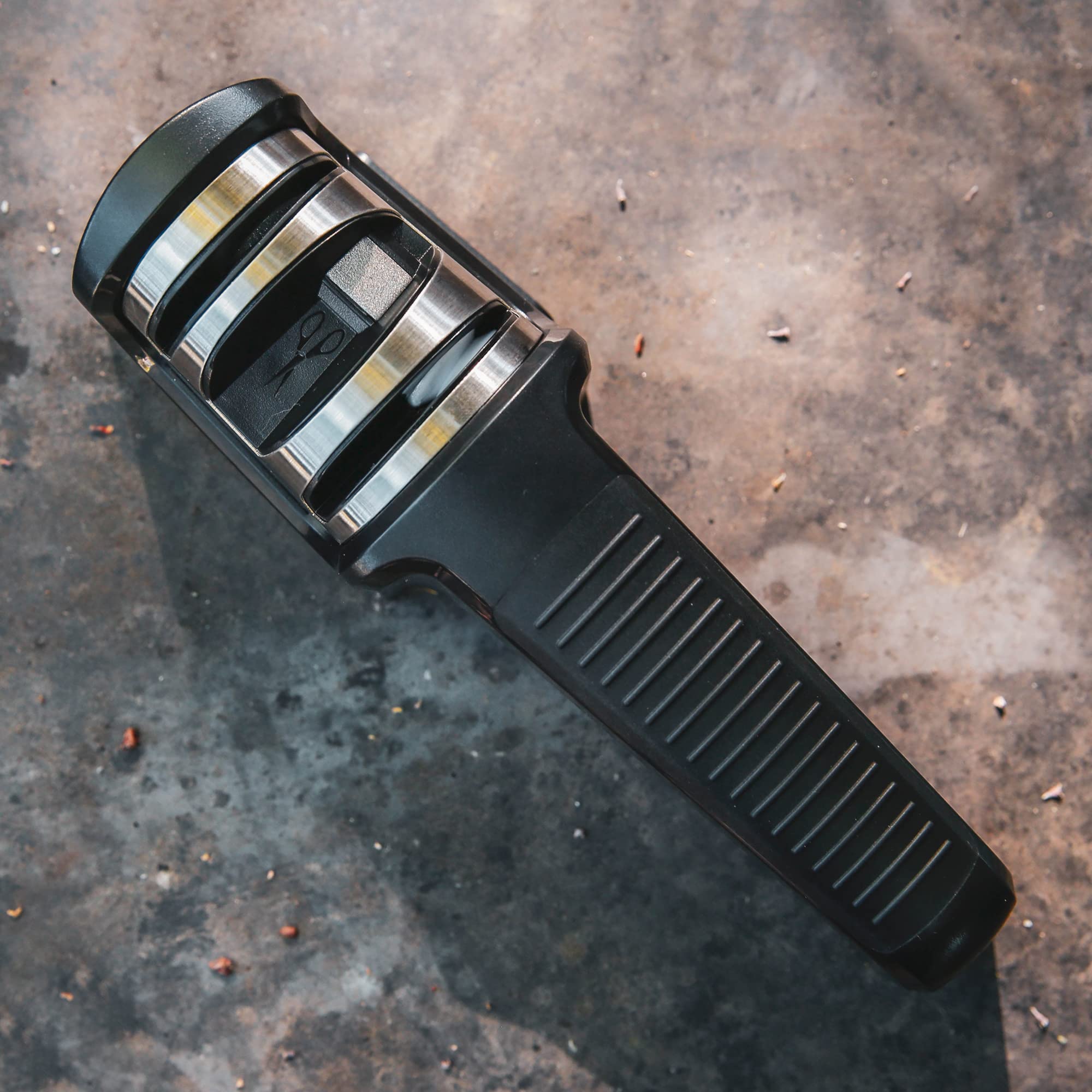 Work Sharp rubber base adds stability for safe, mess-free sharpening on counters