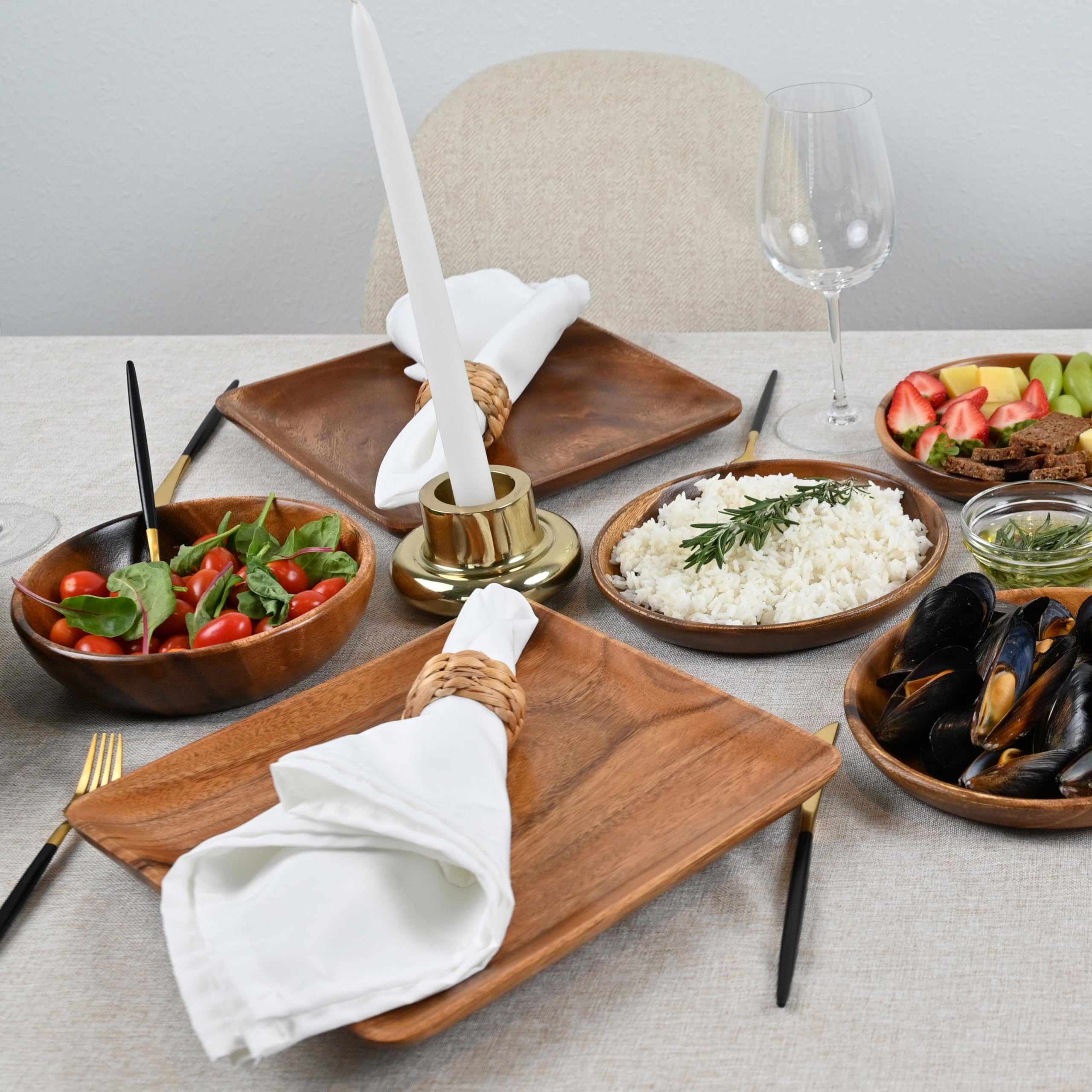 WRIGHTMART wooden plates set for steak dinner and casual dining.