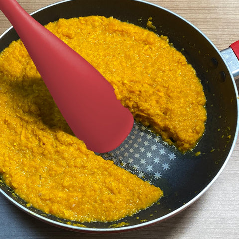 XiaoZu two-piece silicone spatula spoon ready for baking, stirring, and serving.