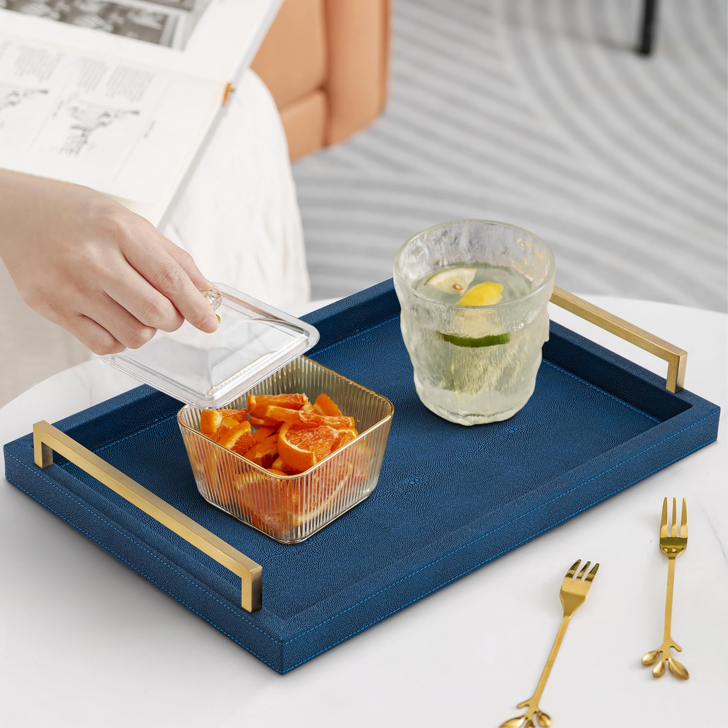 XIGEXIGE versatile tray in multiple rooms for organization