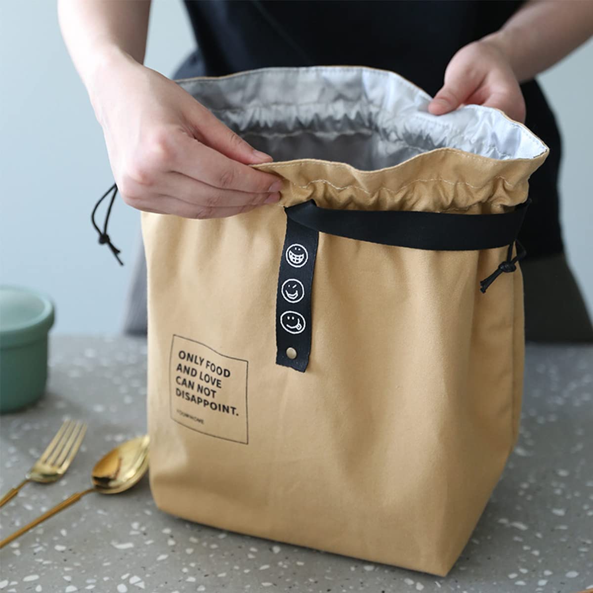 XINSHUN versatile tote suitable for work, picnic, or travel.