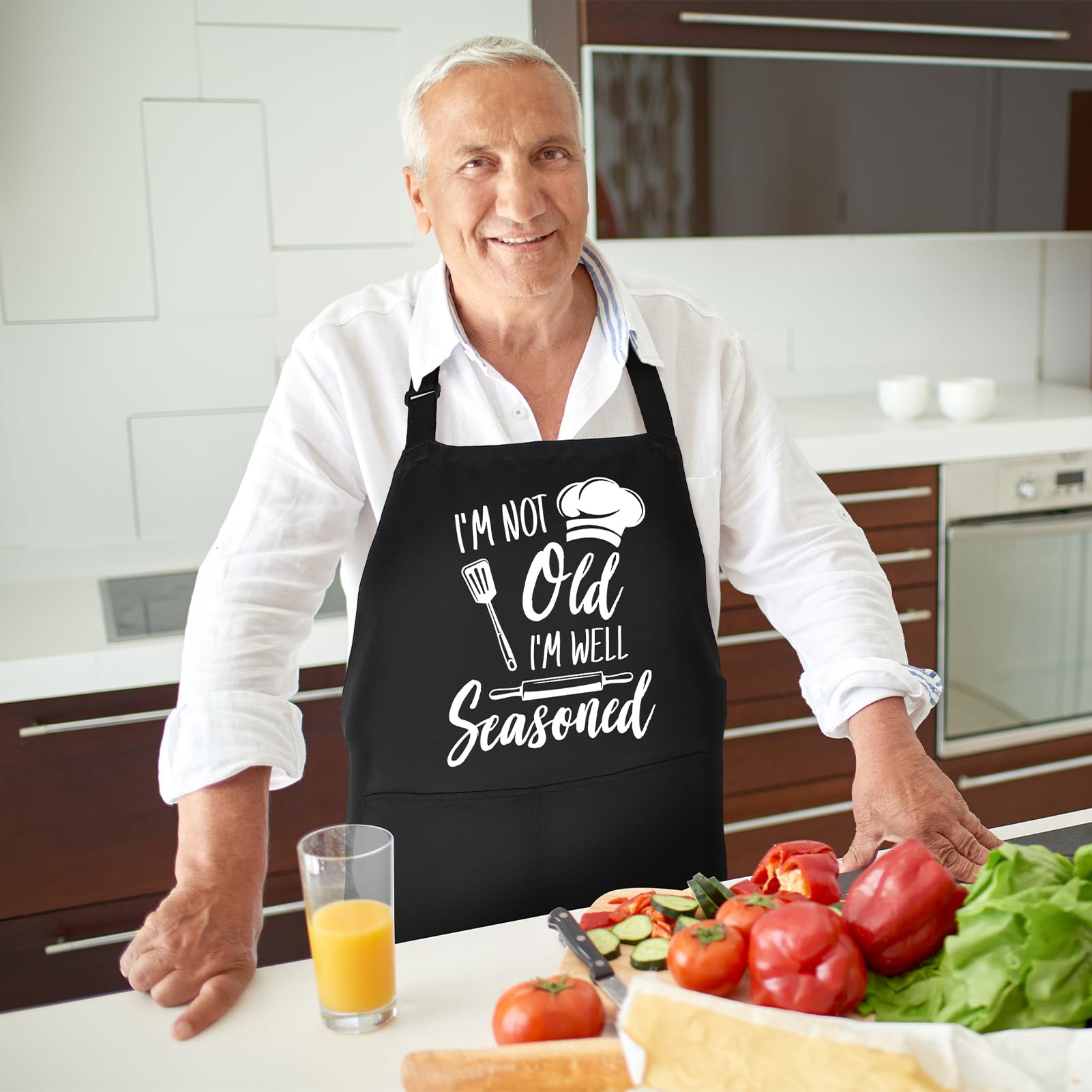 XLSXEXCL Plus Size Apron kitchen scene shows versatile everyday use.