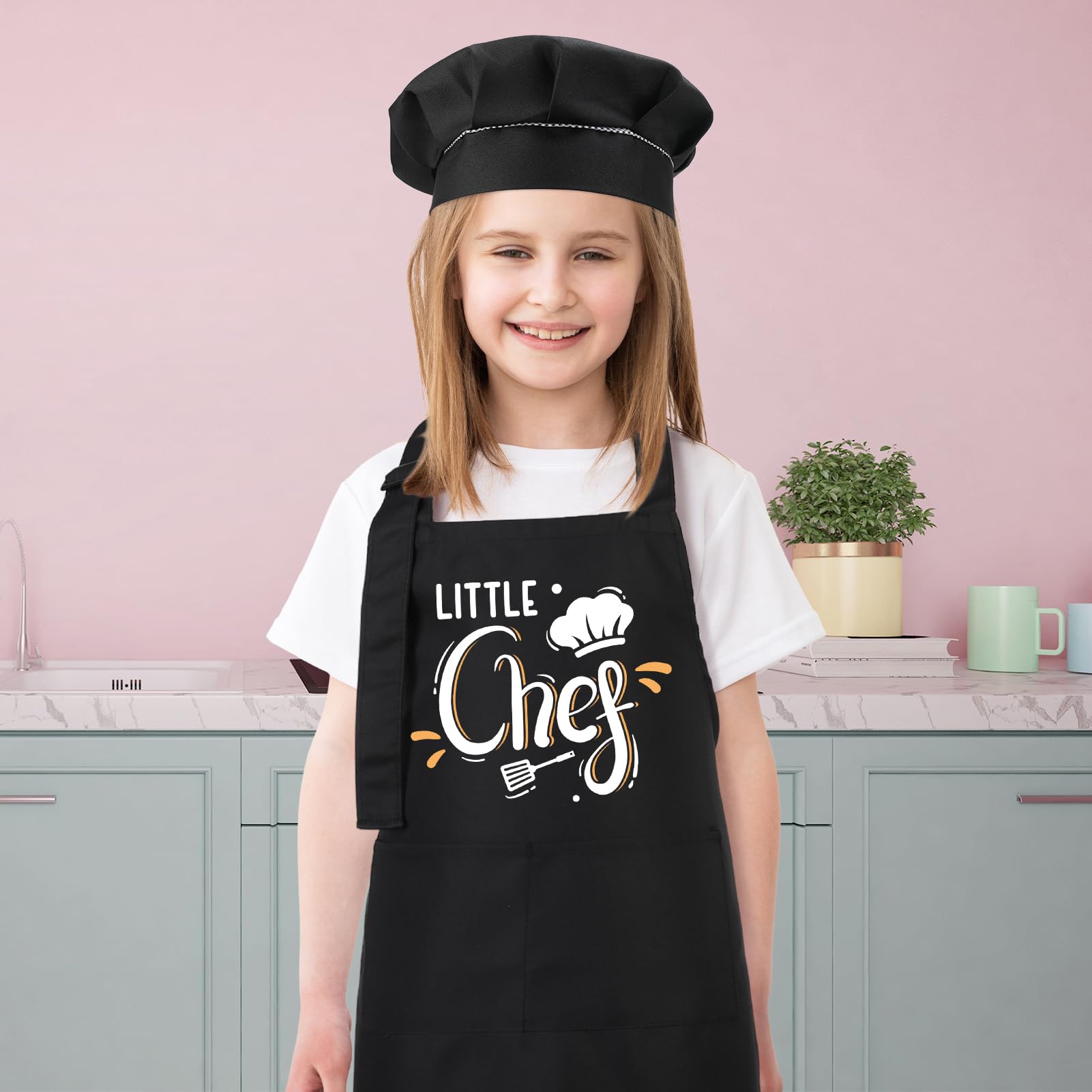 XLSXEXCL Size-adjustable apron fits ages 6 to 13.