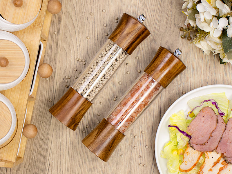 XWXO easy-refill top allows fast seasoning updates between uses.