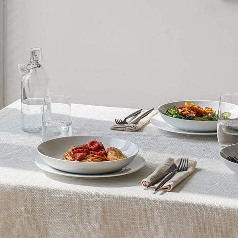 Y YHY party-ready white serving bowls elevate table decor.