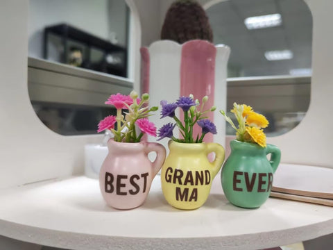 YACO STORE office-board display featuring three-piece vase magnets.