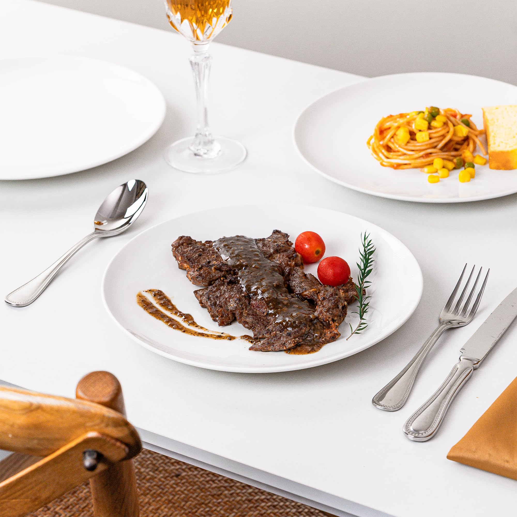 YALONG chip-resistant ceramic plate, designed for daily use.