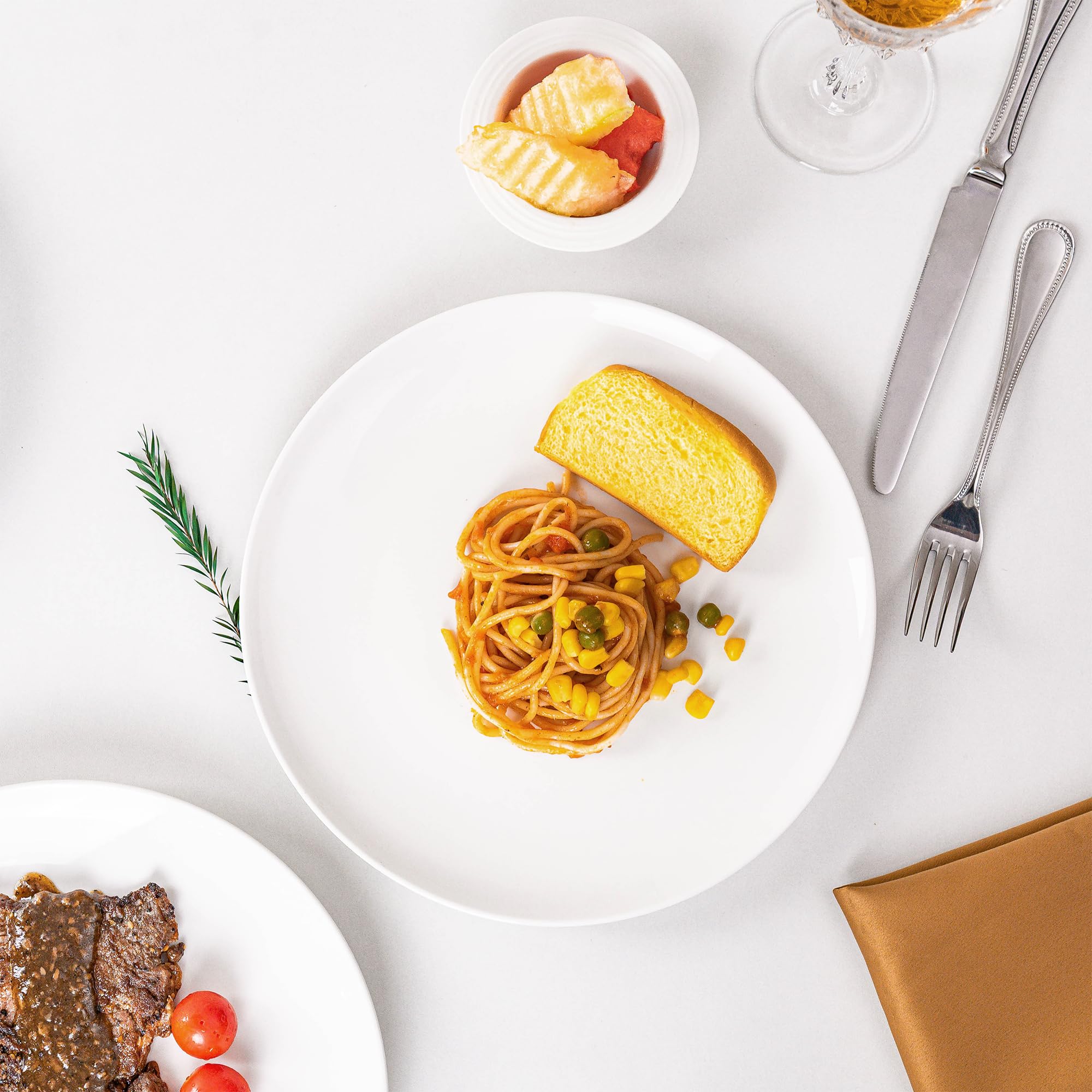 YALONG large plate with steak and salad, versatile dinner option.