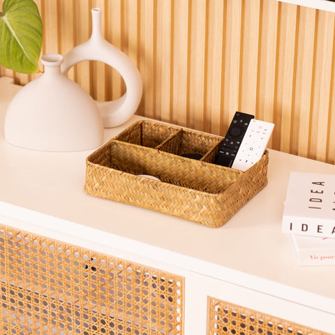 YANGQIHOME durable seagrass frame blends style with practical storage solution.