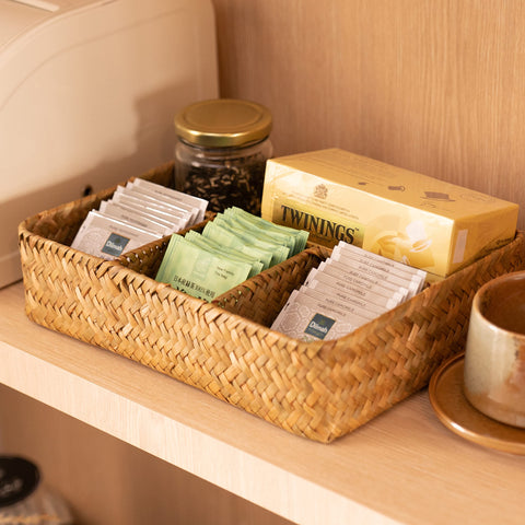 YANGQIHOME multi-compartment basket simplifies home organization and daily routines.