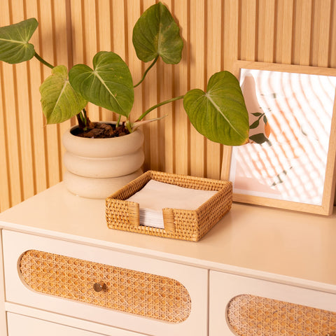 YANGQIHOME napkin holder close-up reveals natural texture and craftsmanship