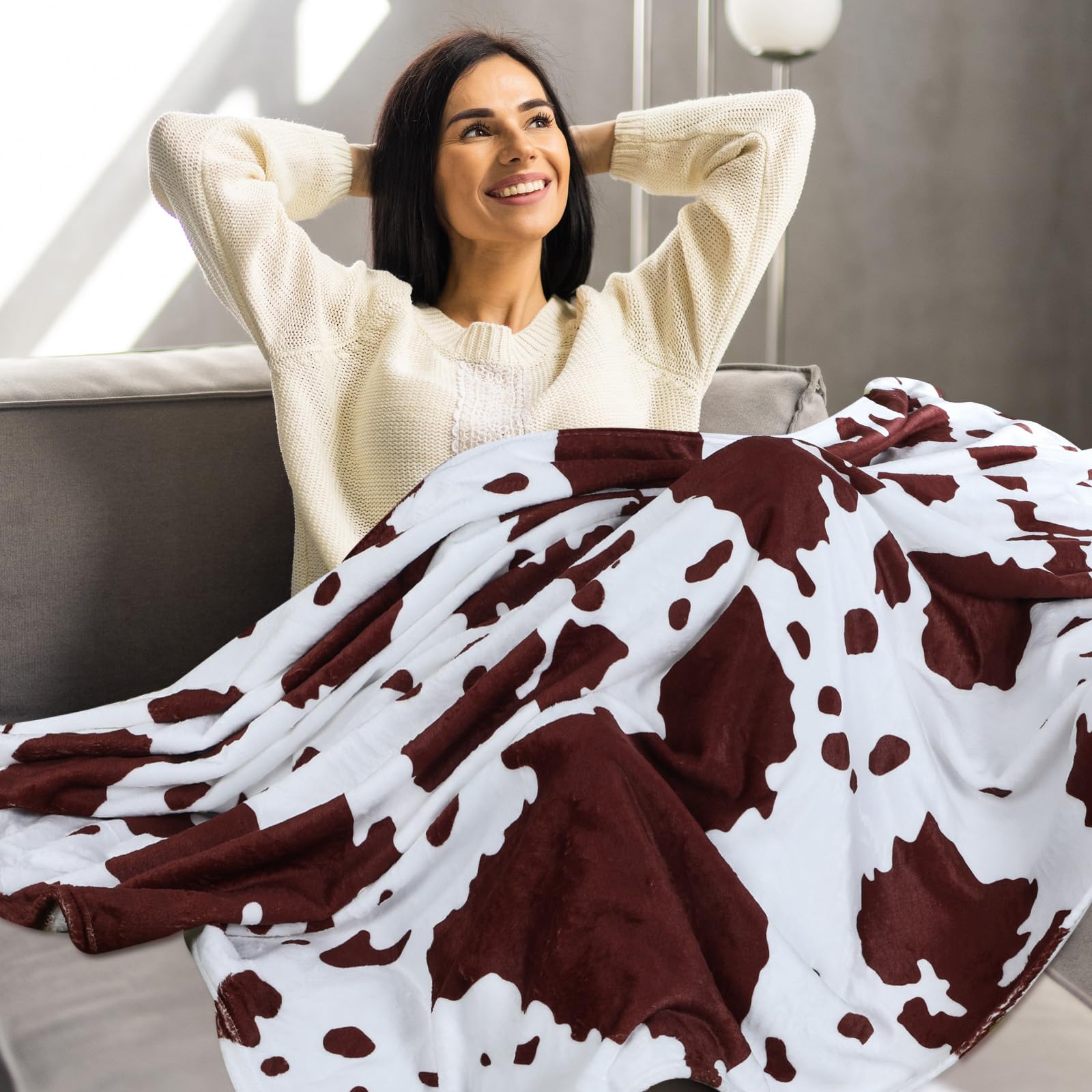 Yaomiao cow gifts set lifestyle shot, multi-item gift idea.