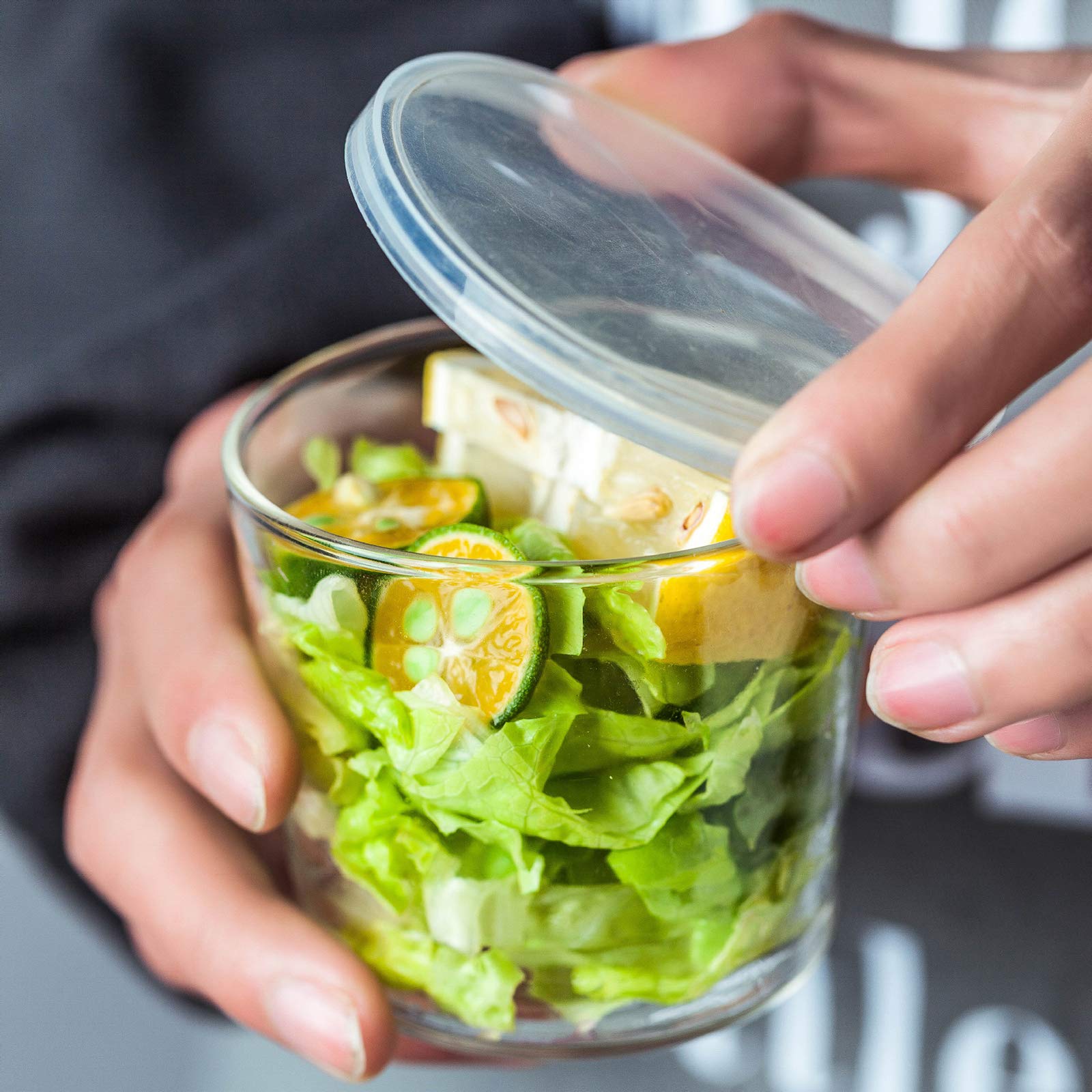 Yarlung glass snack prep containers with lids for portion control and meal planning.