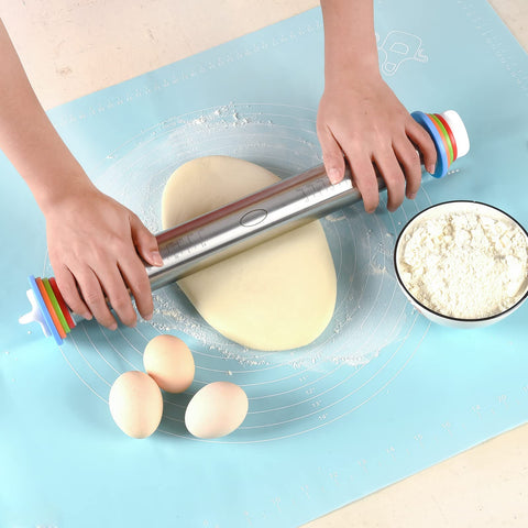 Yasashii rolling pin stainless steel body offers durable, smooth rolling.