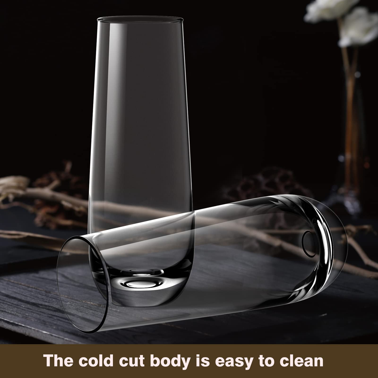 Yaschmo stable base design reduces wobble during pouring