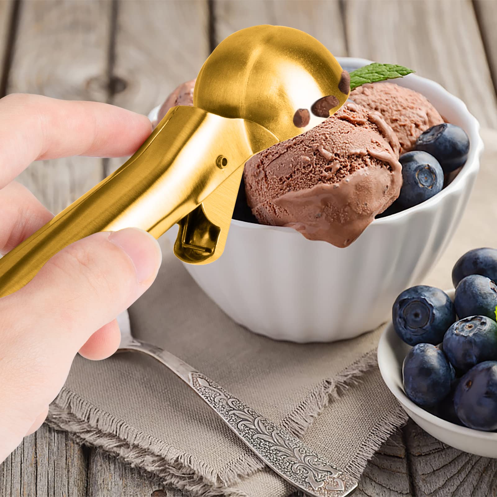 YasTant ice cream scoop for gelatos and sundaes elevates presentation and portions.