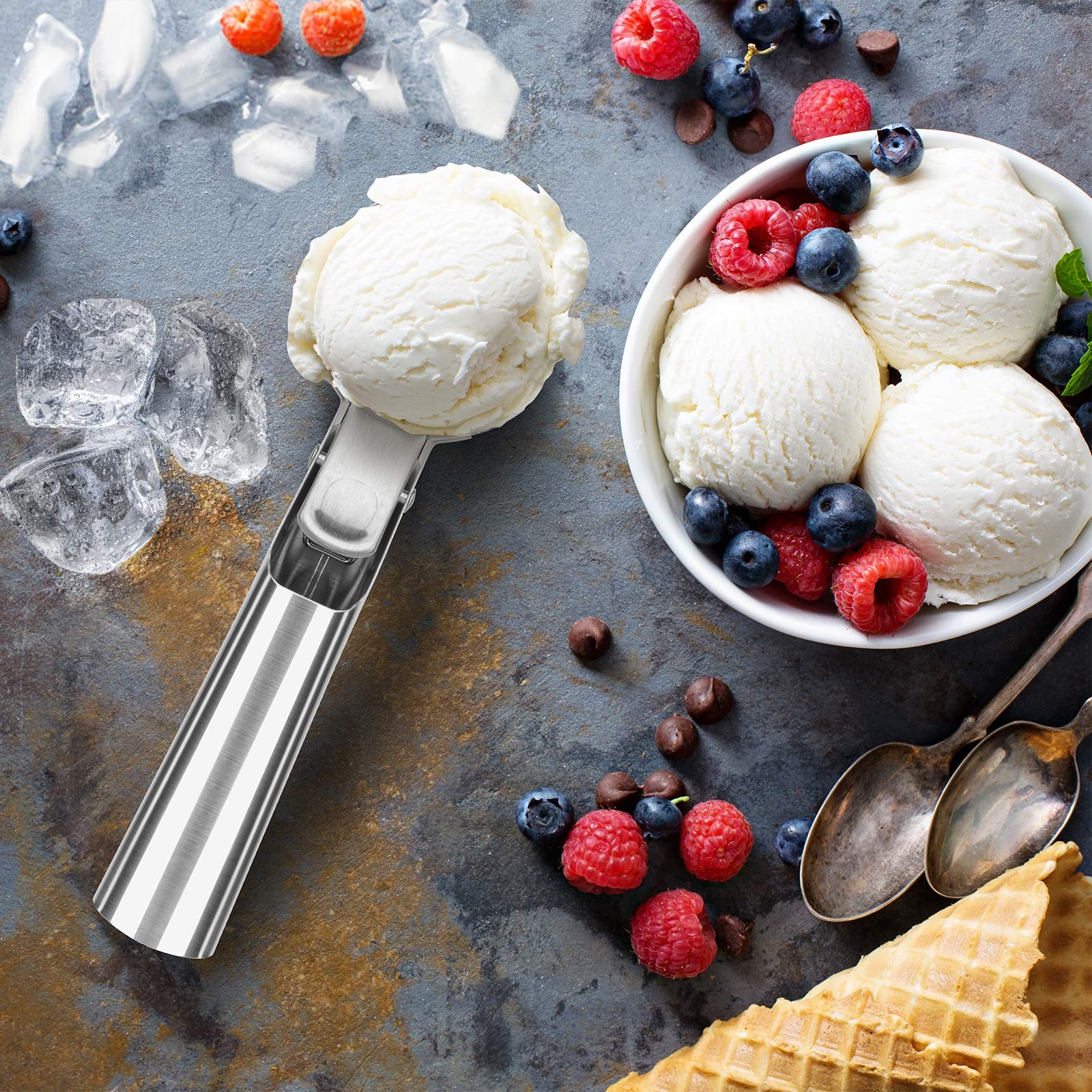 YasTant heavy-duty ice cream scoop in stainless steel for reliable performance.