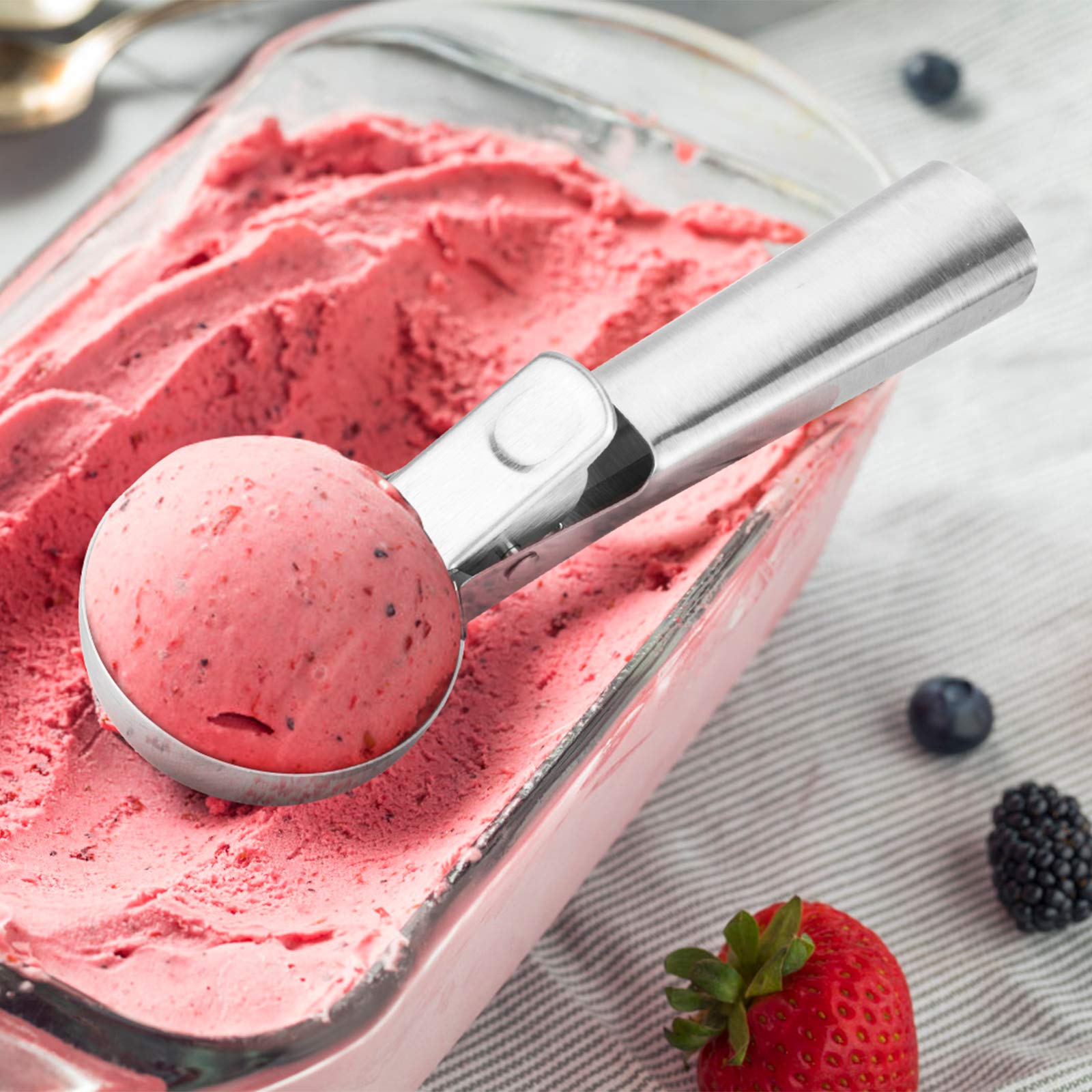 YasTant large silver ice cream scoop ideal for generous portions.