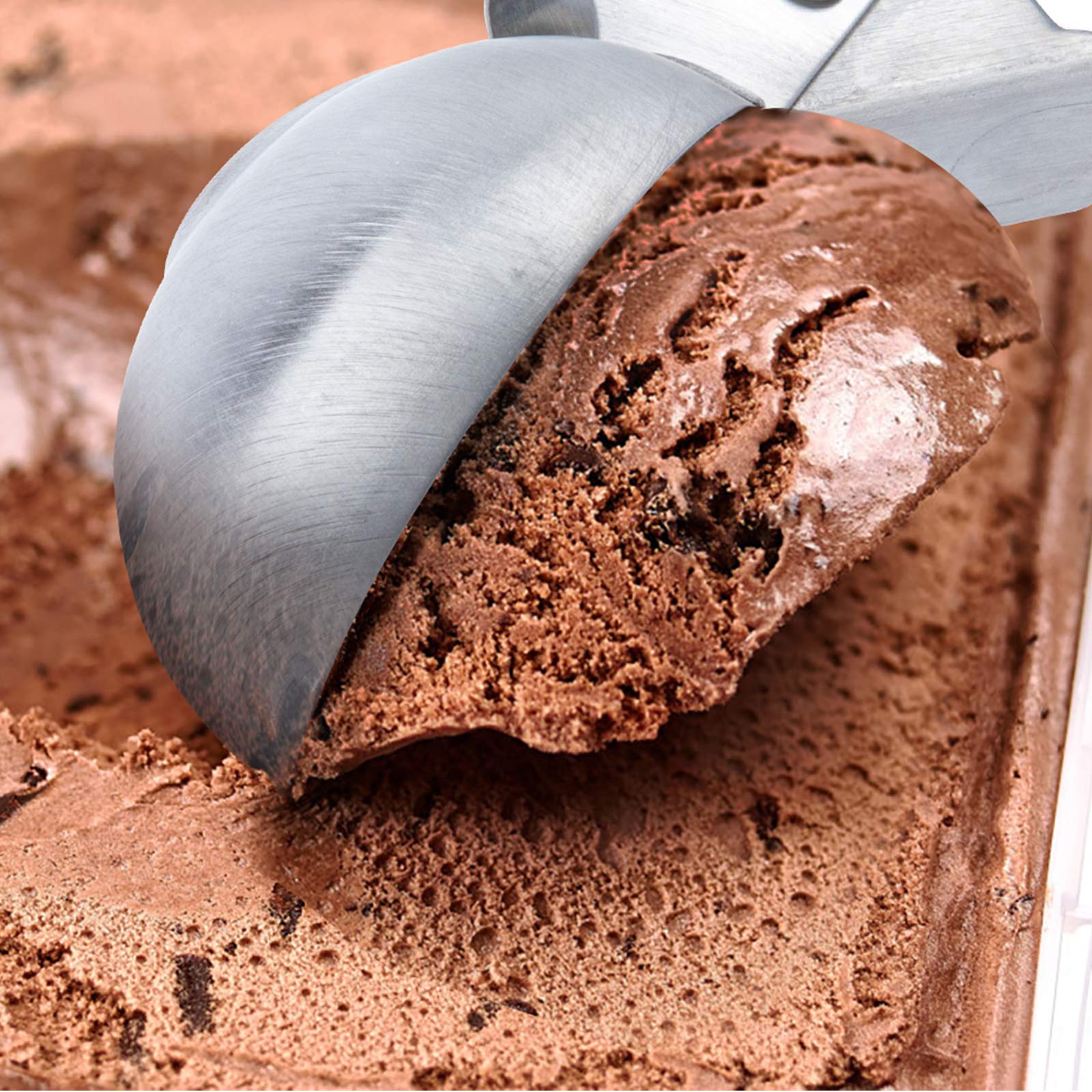 YasTant multi-use scooper great for melons and fruit alongside desserts.