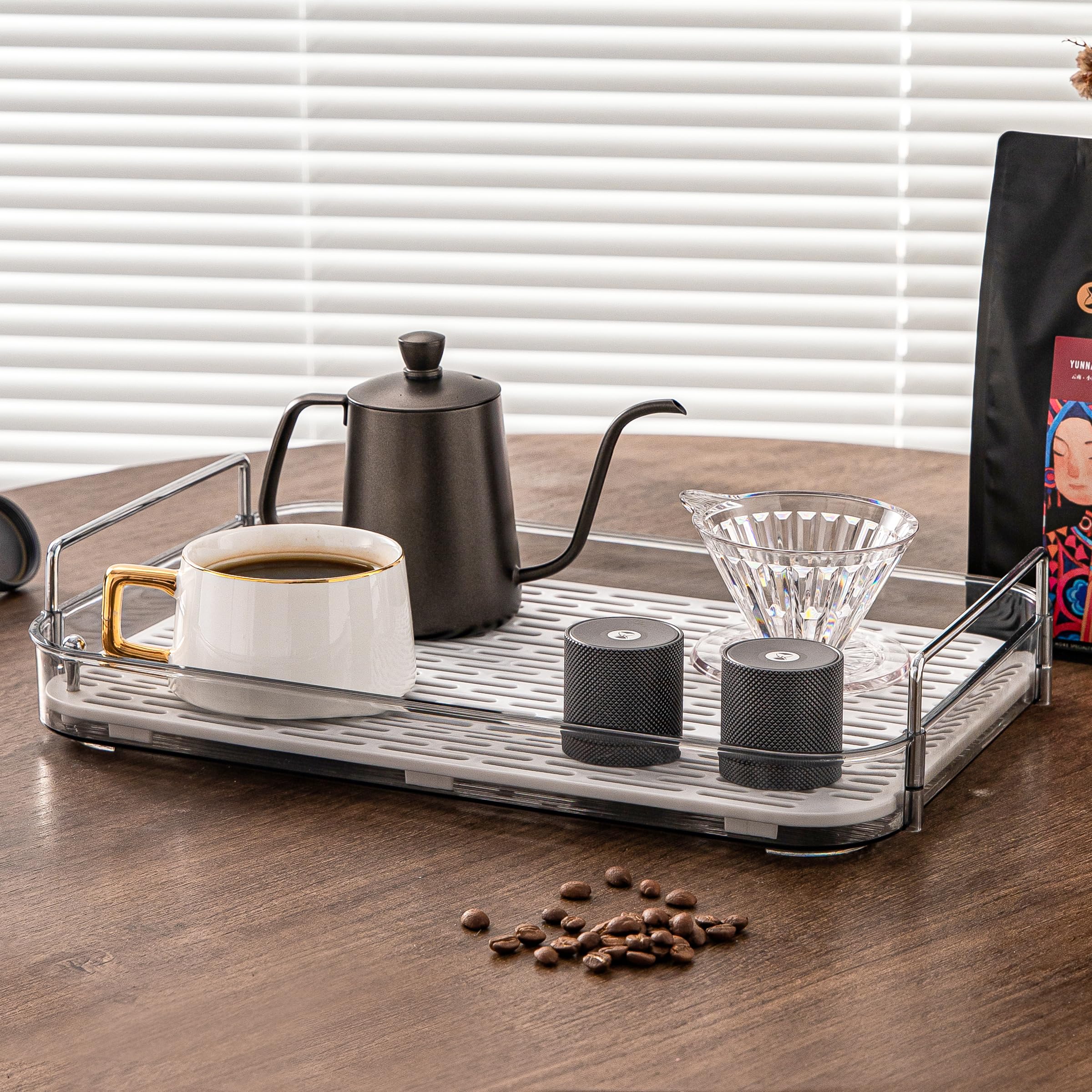 YCIA&DONE removable draining board shown with cup setup preventing moisture spread