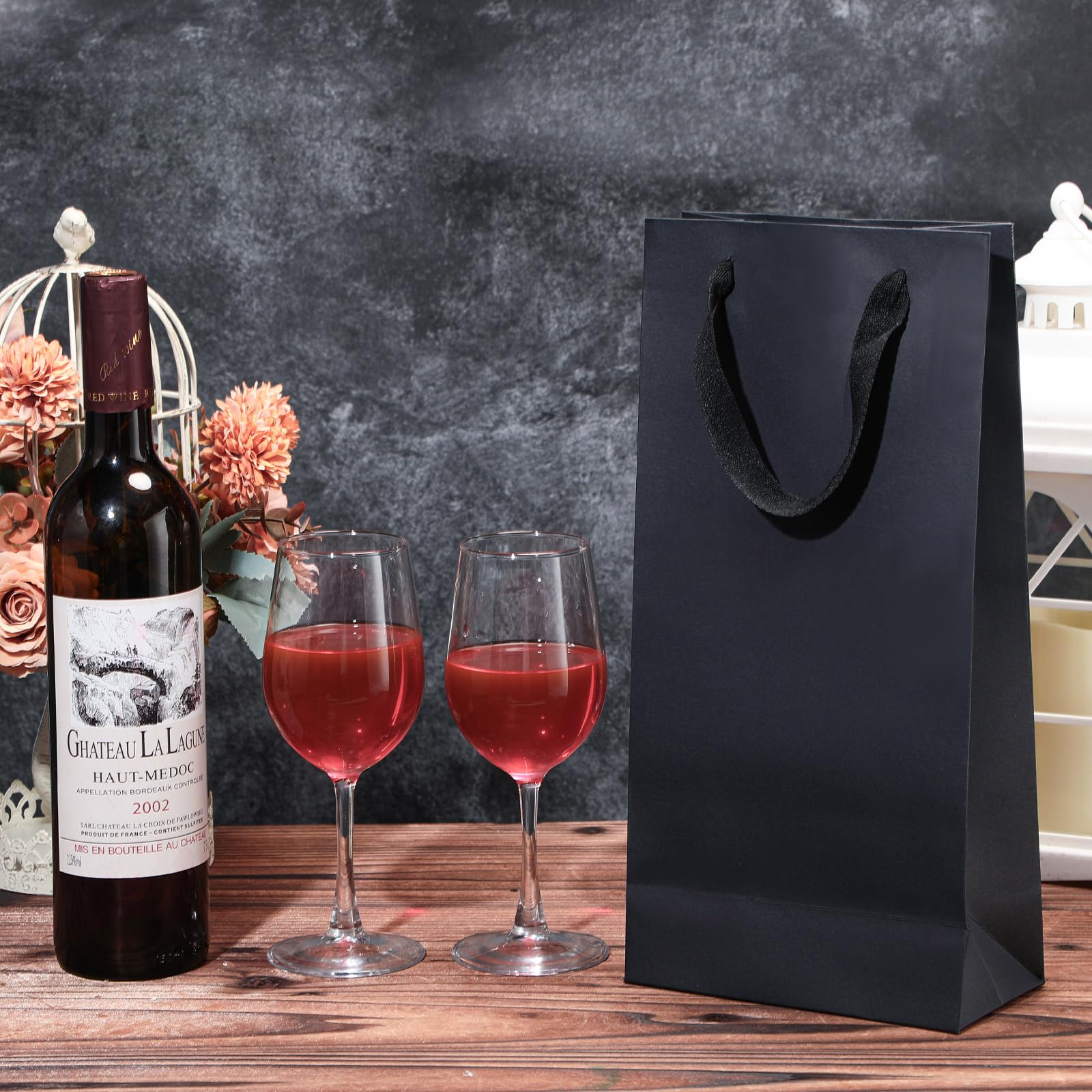 Yeaqee wine bags for weddings and parties with a stylish look.