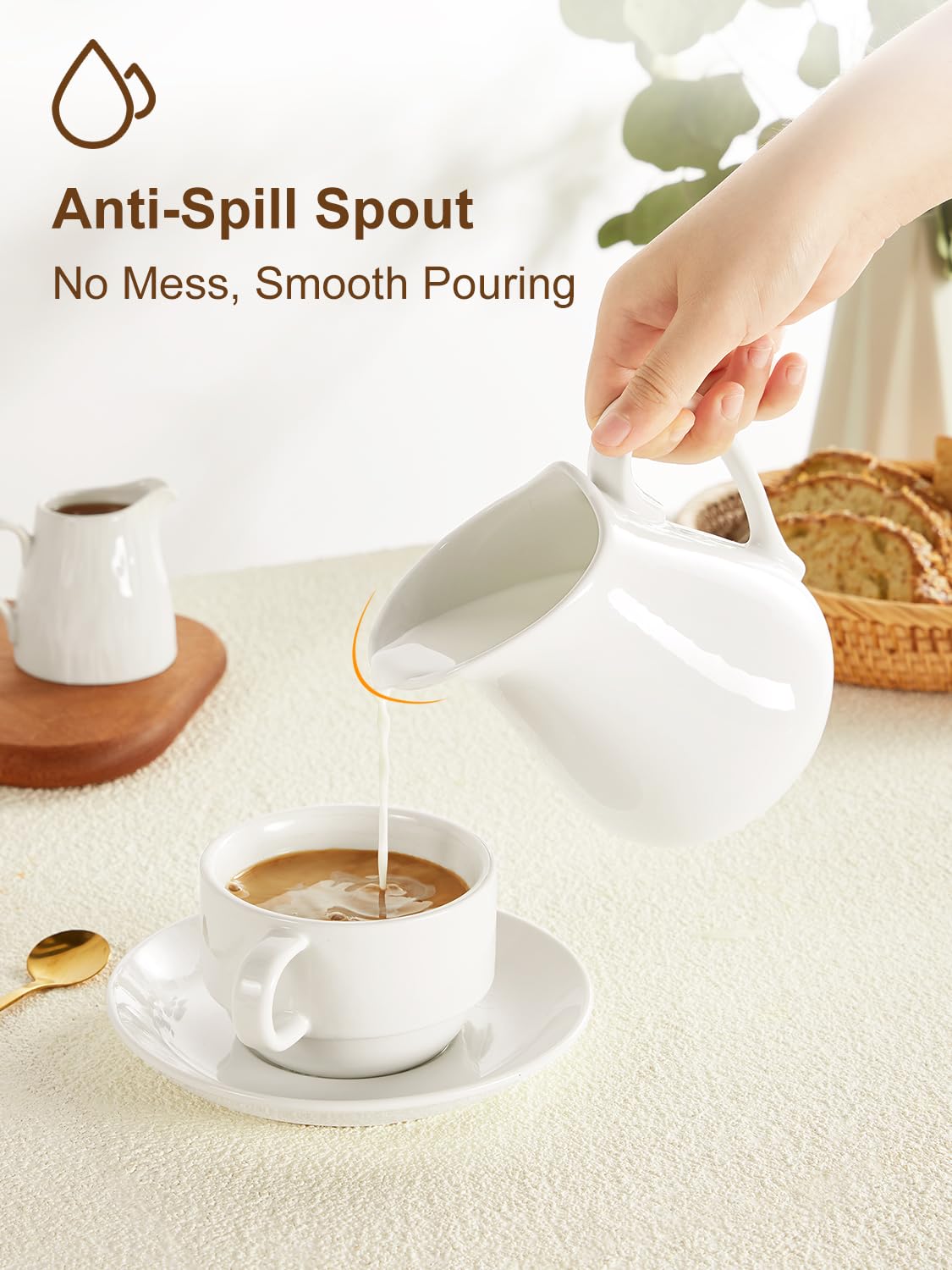 Yedio porcelain pitcher with smooth interior for simple cleaning