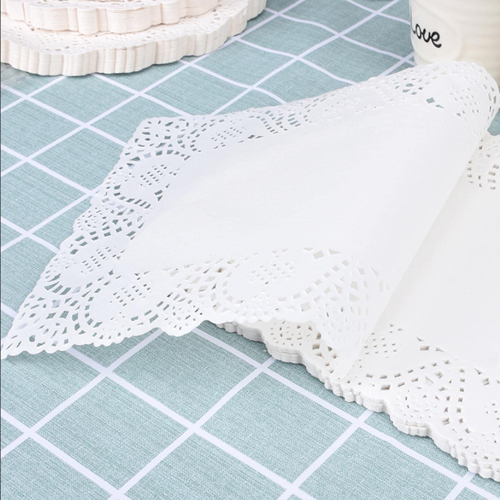 YESON disposable greaseproof doilies keep surfaces clean and easy to dispose.