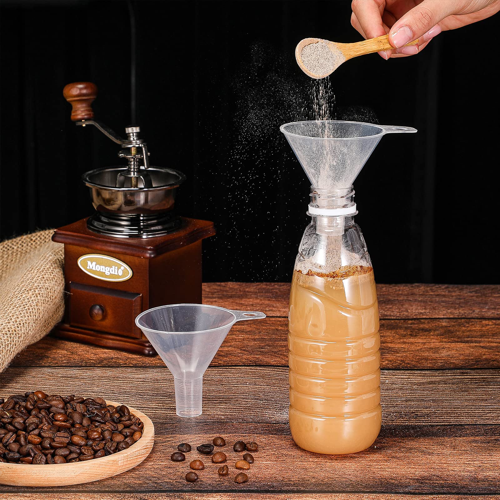 Yetene easy-pour funnel for sauces and drinks.