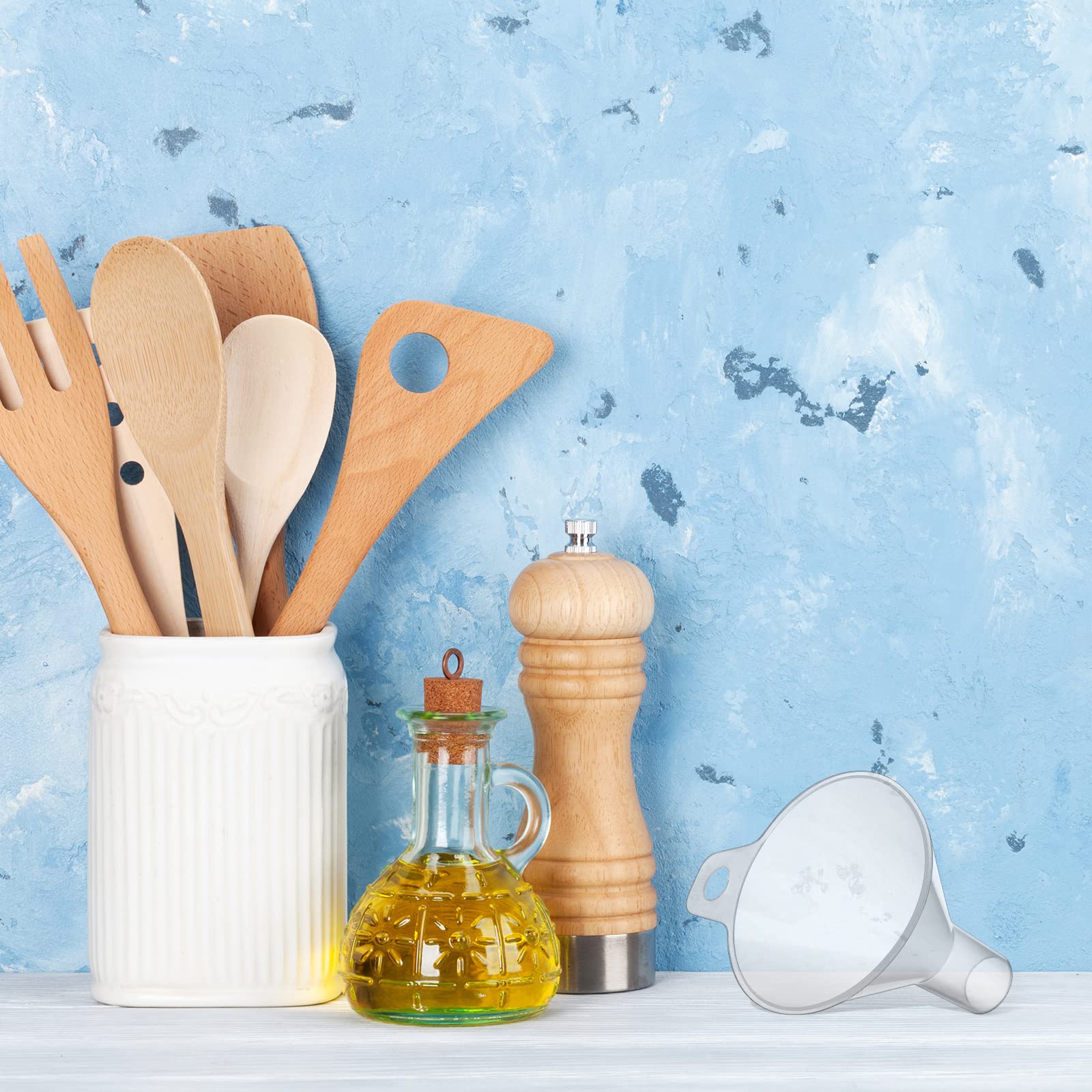 Yetene portable kitchen-bath-garage funnel set saves space.