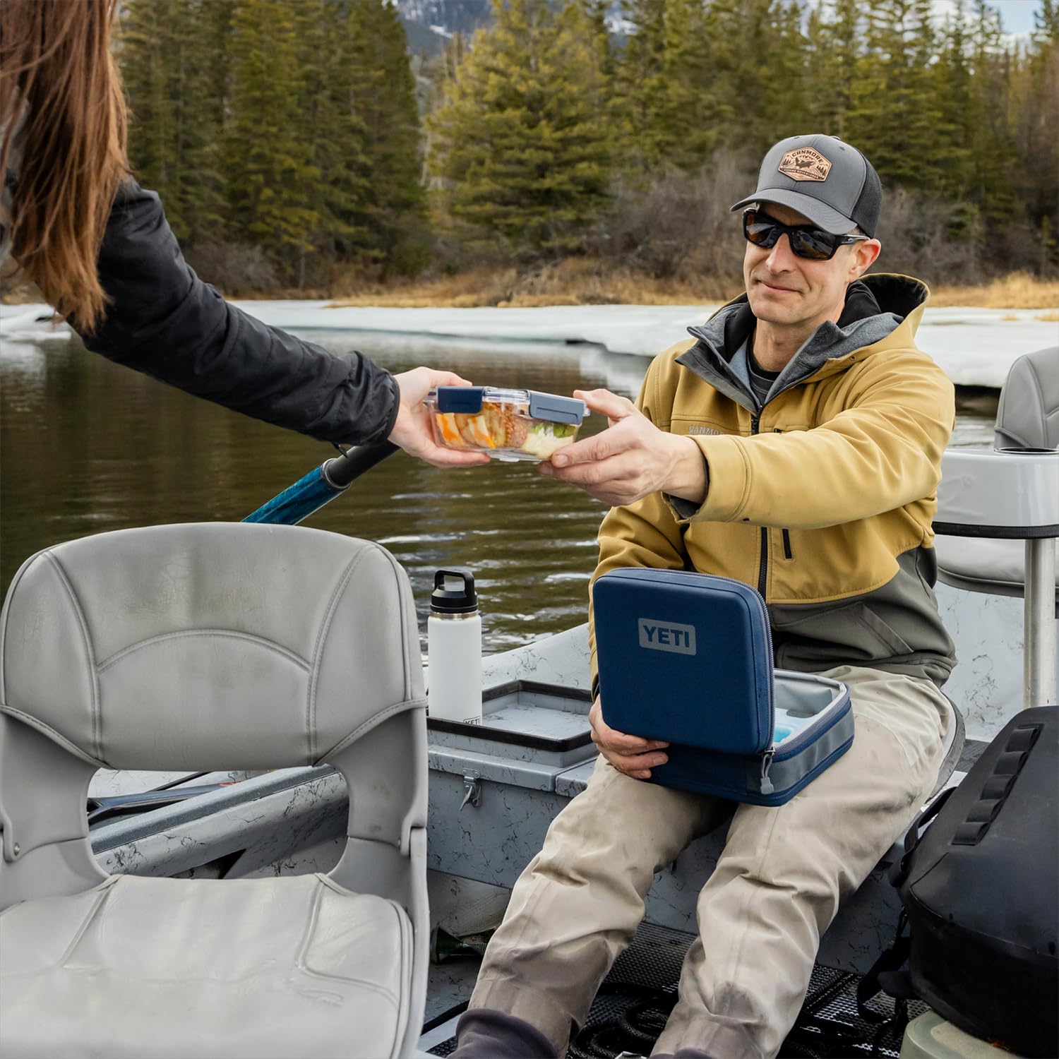 YETI Daytrip 3L interior pockets enable easy meal organization.