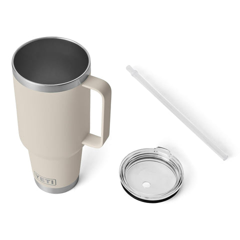 Double-wall vacuum insulation locks in cold for hours