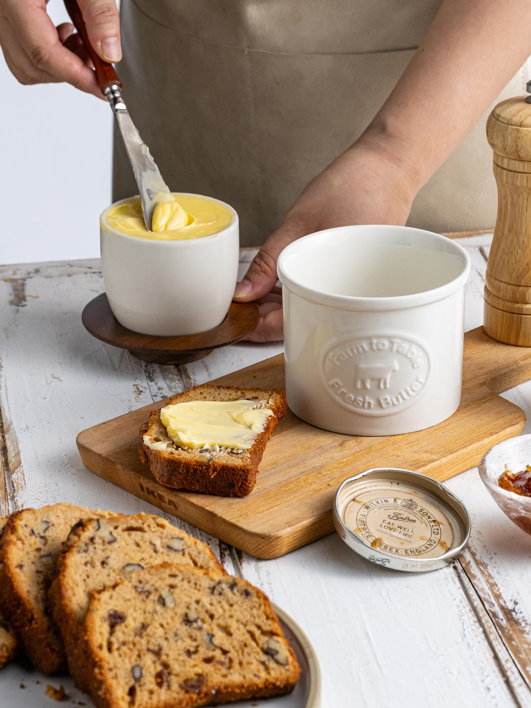 YHOJOY wooden-lid butter keeper combines utility and style.