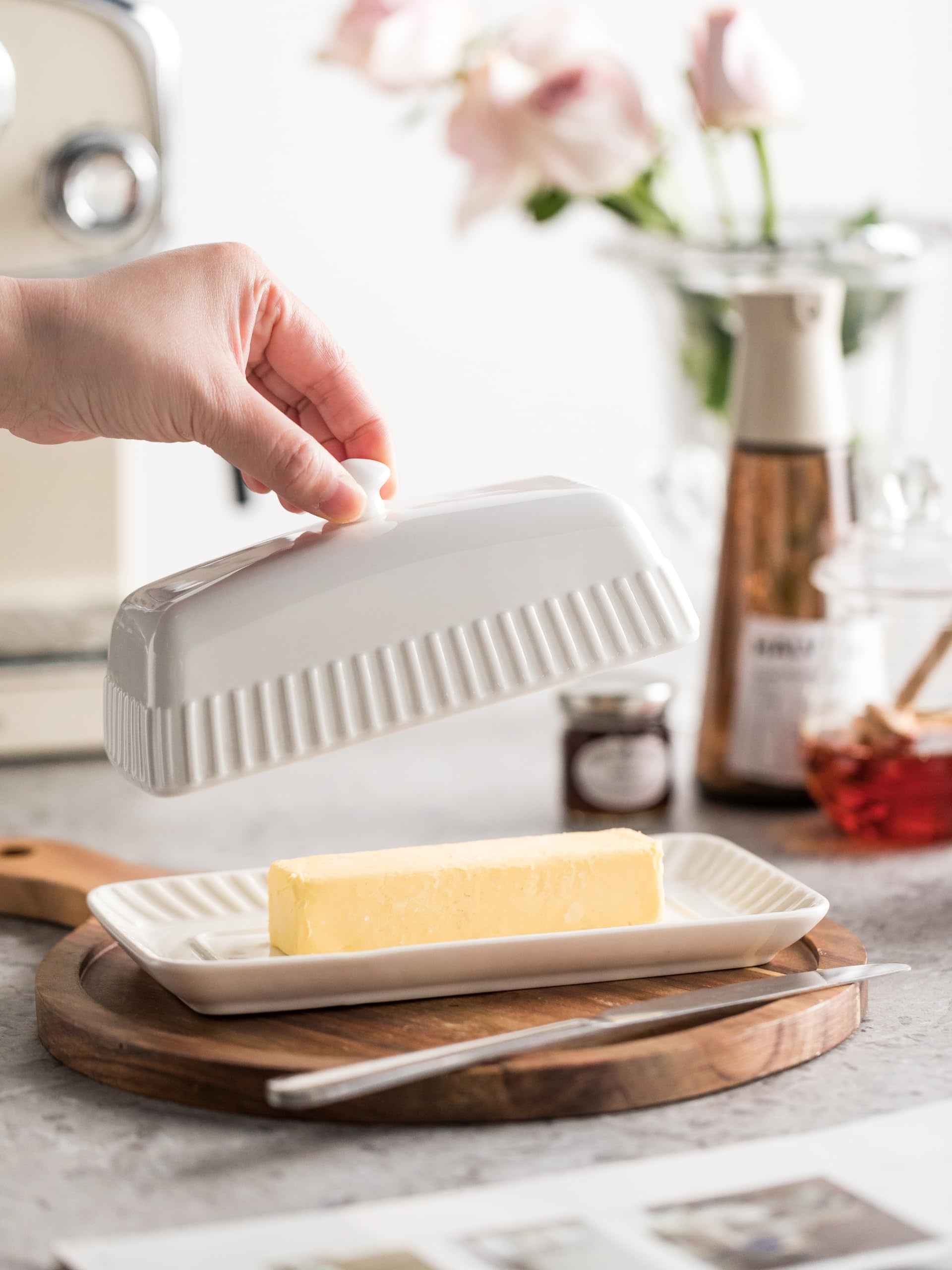YHOJOY butter dish shows full-stick capacity for everyday recipes.