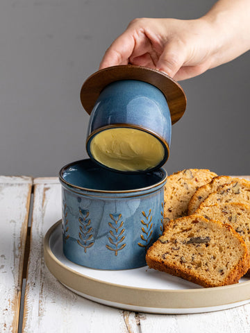 YHOJOY compact butter dish fits neatly on countertops and trays.