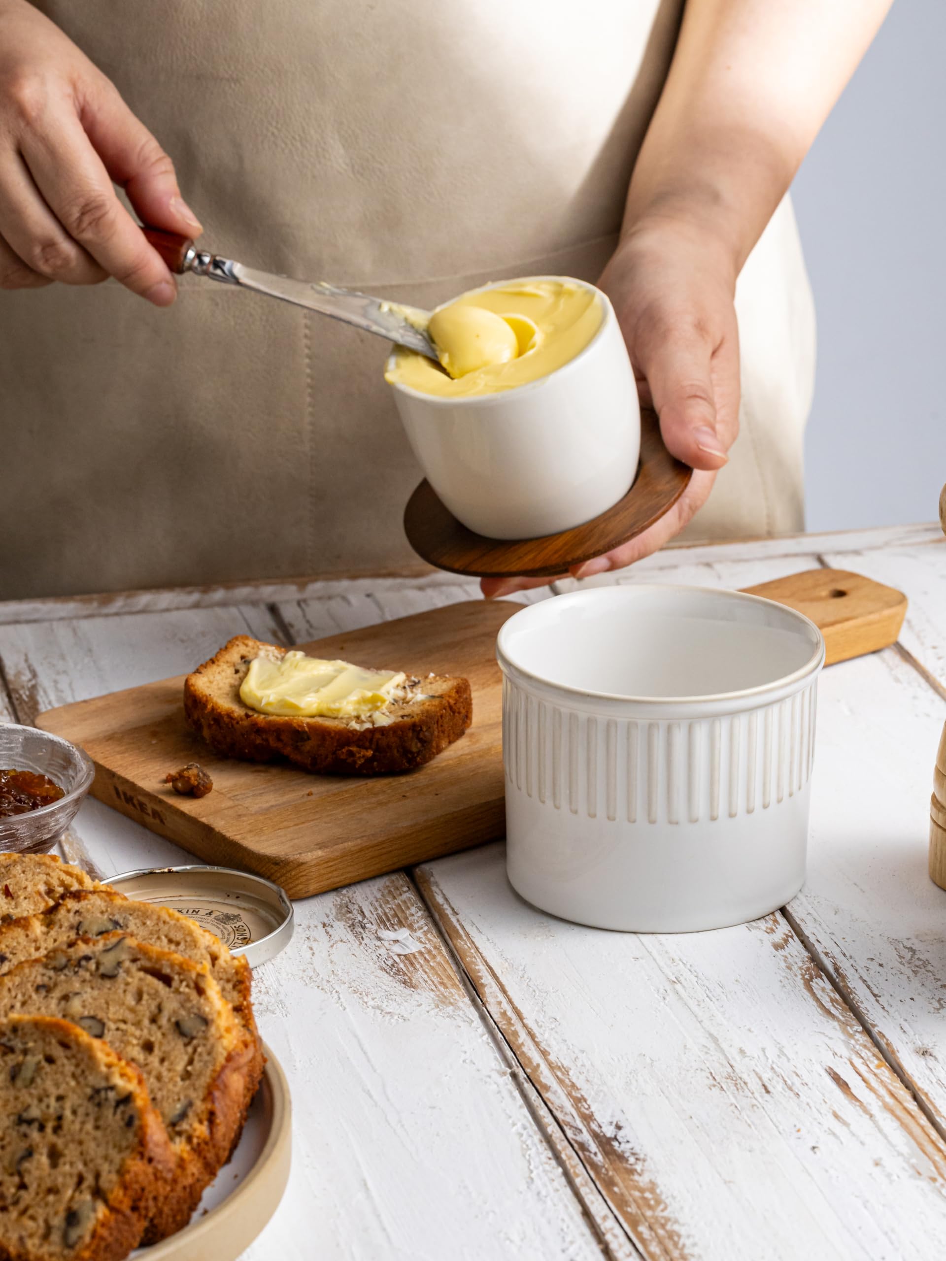 YHOJOY elegant butter holder makes a thoughtful kitchen gift for butter lovers.
